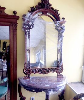 Консоль и зеркало