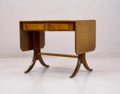 Antīks bibliotēkas galds