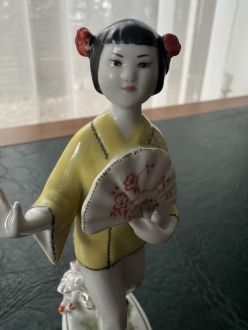 Статуэтка "Китаянка с веером" ЛФЗ