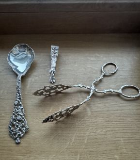 Sudraba komplekts tējas dzeršanai