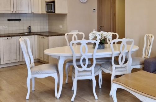 Стол и 6 стульев