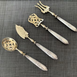 Серебряный  столовый комплект, Франция.